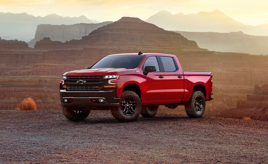 2019 Chevrolet Silverado 1500 The Boss Is In House Car And Driver 2019 Chevy Silverado