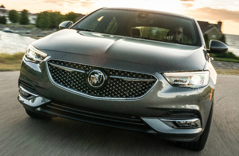 2019 Buick Regal Avenir front grille