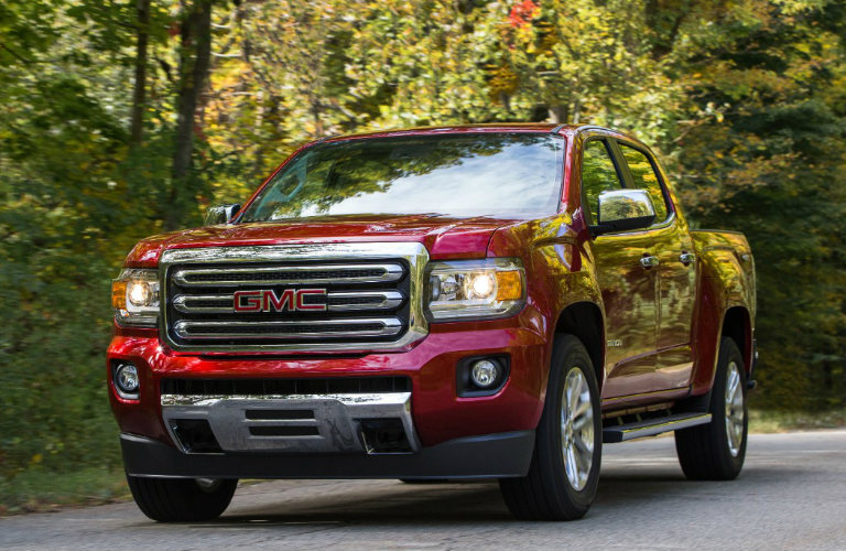 2018 GMC Canyon exterior front quarter view
